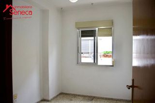 Piso en venta en Santa Rosa - Valdeolleros en Córdoba