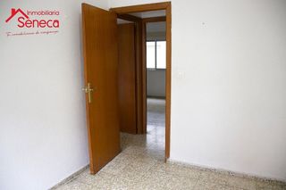 Piso en venta en Santa Rosa - Valdeolleros en Córdoba