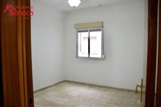 Piso en venta en Santa Rosa - Valdeolleros en Córdoba