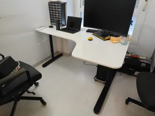 Mesa de oficina ajustable