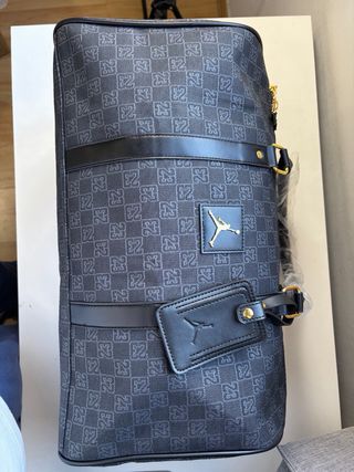 Bolsa de viaje Jordan Monogram Negra y Dorada