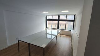 Oficina en alquiler en El Raval en Barcelona