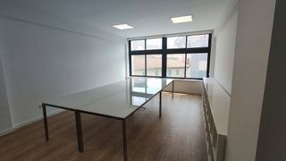 Oficina en alquiler en El Raval en Barcelona