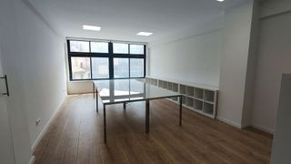 Oficina en alquiler en El Raval en Barcelona