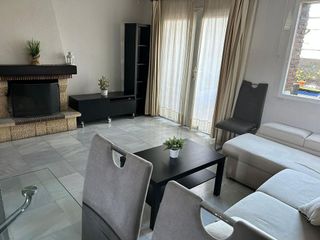 Casa adosada en alquiler en Residencial Triana - Barrio Alto en Gabias (Las)