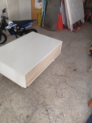 Mesa de centro elevable blanca