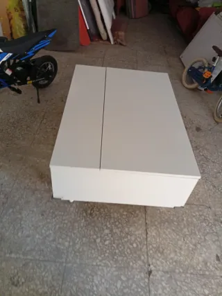 Mesa de centro elevable blanca
