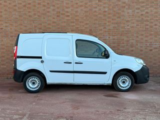 Renault Kangoo con equipamiento de carga ampliado