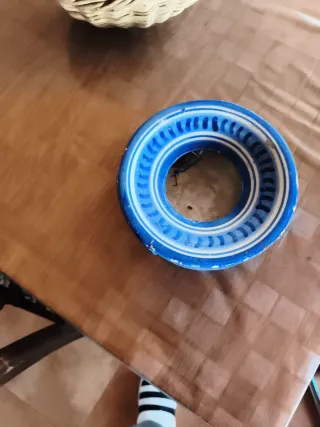 Escupidera cerámica antigua azul y blanco