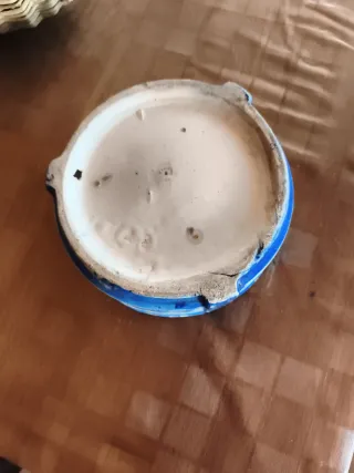 Escupidera cerámica antigua azul y blanco