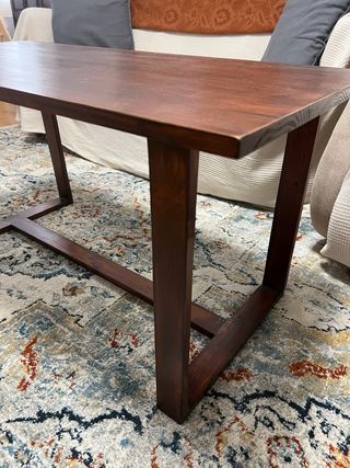 Mesa de centro de madera oscura