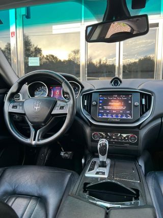Maserati Ghibli 3.0 V6 BT 330cv RWD