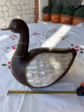 Figura de Pato Artesanal Sudeste Asiático