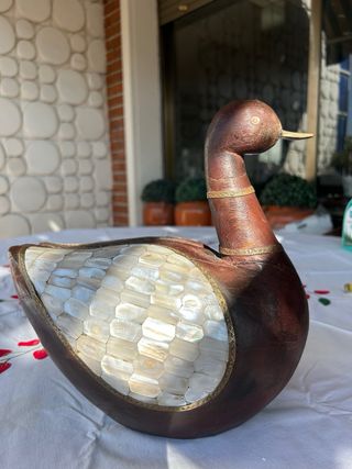 Figura de Pato Artesanal Sudeste Asiático