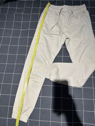 Pantalones crema jogger
