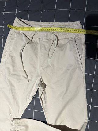 Pantalones crema jogger