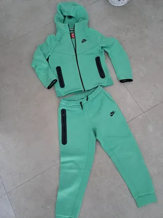 Chándal Nike verde niño
