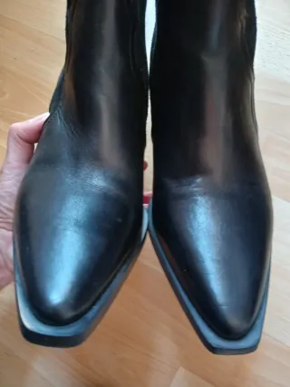 Botas camperas Roberto Torreta piel negros