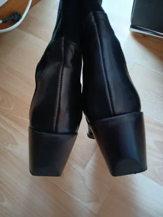 Botas camperas Roberto Torreta piel negros