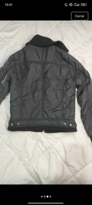 Chaqueta anorak impermeable negra