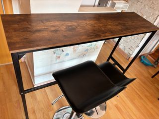 Mesa de bar y 2 taburetes