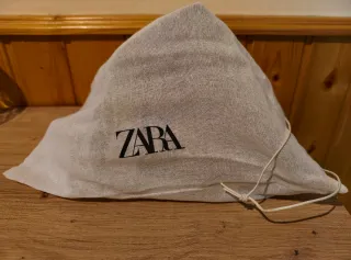 Sandalias tacón Zara doradas