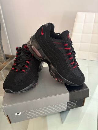 Nike Air Max 95 Negro y Rojo