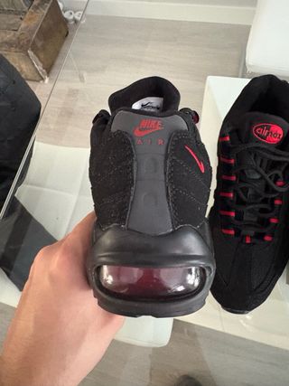Nike Air Max 95 Negro y Rojo