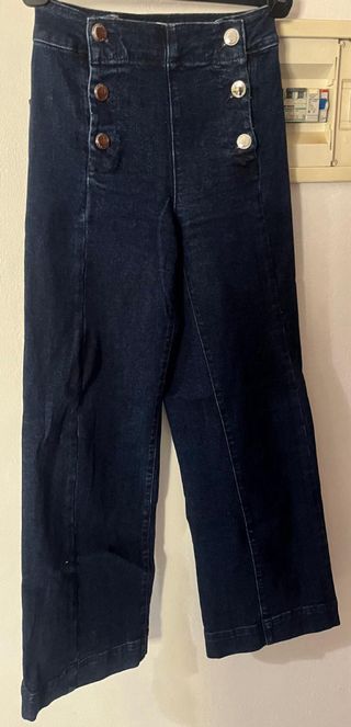 Caja con ropa de Stradivarius, zara y shein