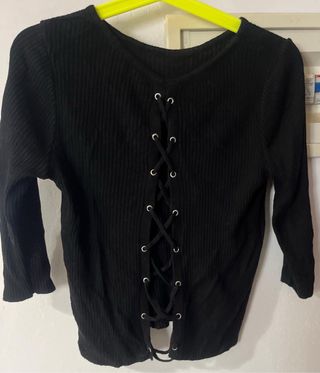 Caja con ropa de Stradivarius, zara y shein