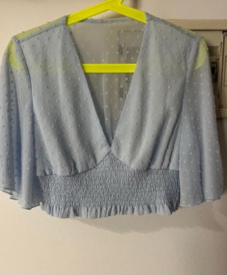 Caja con ropa de Stradivarius, zara y shein