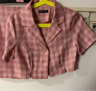 Caja con ropa de Stradivarius, zara y shein