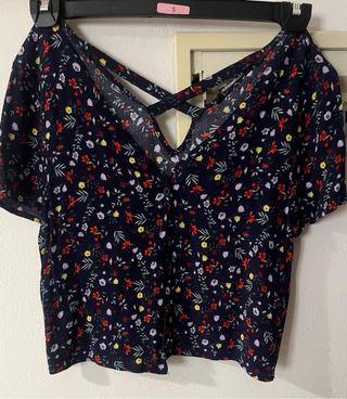 Caja con ropa de Stradivarius, zara y shein