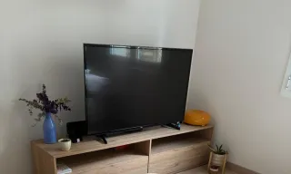 TV LG webOS IH610V 49" (con manchas)