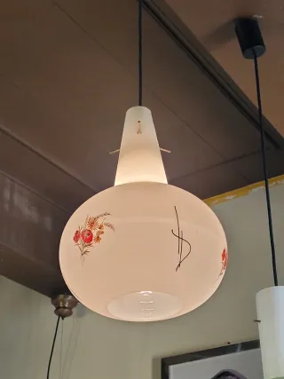 Lampada sospensione anni '60 opalino decorato