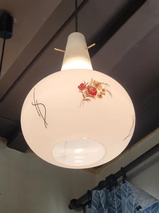 Lampada sospensione anni '60 opalino decorato