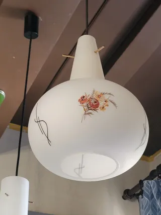 Lampada sospensione anni '60 opalino decorato