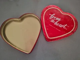 2 scatole a cuore in metallo