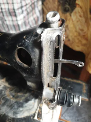 Máquina de coser Alfa antigua