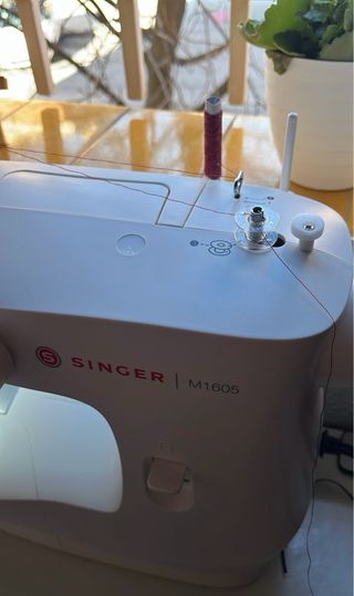 Máquina de coser Singer M1605 oferta negociable.