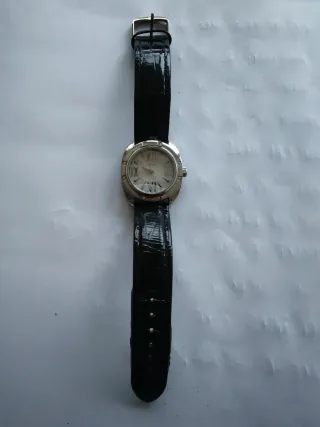 Reloj Neo Mujer Bisel Diamantes Negro Plata