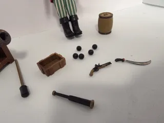 Madelman Pirata con cañón y accesorios años 70