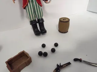 Madelman Pirata con cañón y accesorios años 70