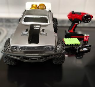 Coche RC Fast-5 Dynast 1:8 con Mando