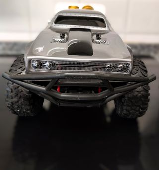 Coche RC Fast-5 Dynast 1:8 con Mando