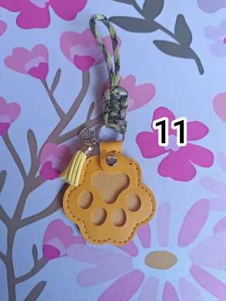 Llavero Pata Perro Azul con Colgante