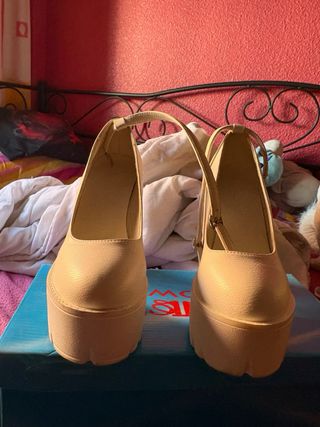 Zapatos de tacón plataforma blancos