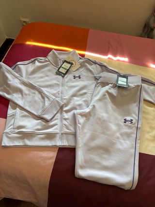 Conjunto chándal Under Armour color lila