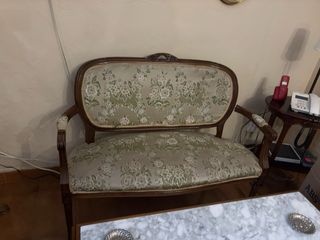 Conjunto sillón y sillas tapizadas