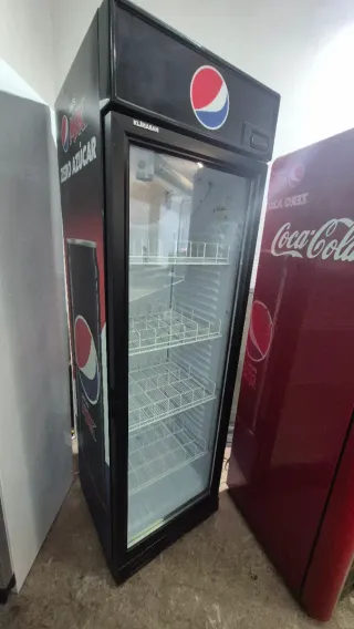 Nevera expositora Pepsi